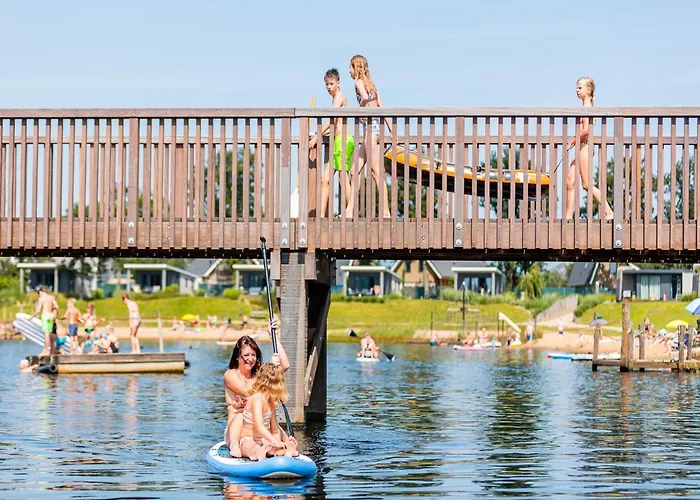 船屋 Houseboat With A View Over The Leukermeer, On The Edge Of A Holiday Park