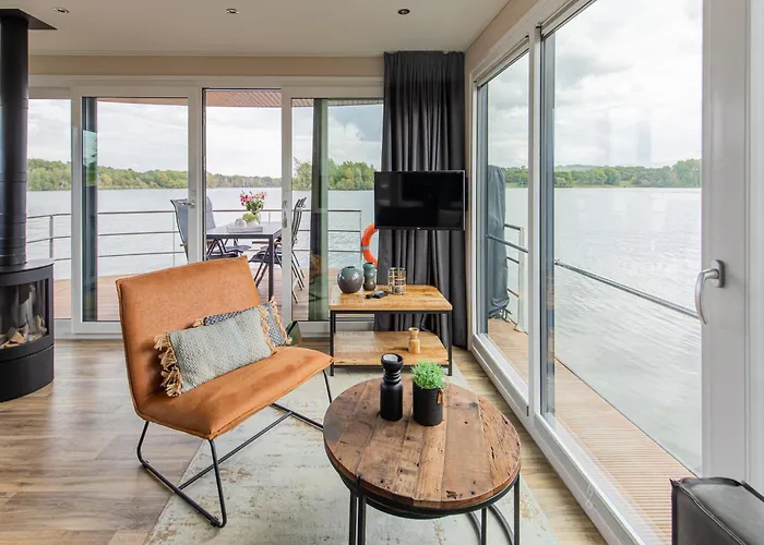 ספינת מלון Houseboat With A View Over The Leukermeer, On The Edge Of A Holiday Park